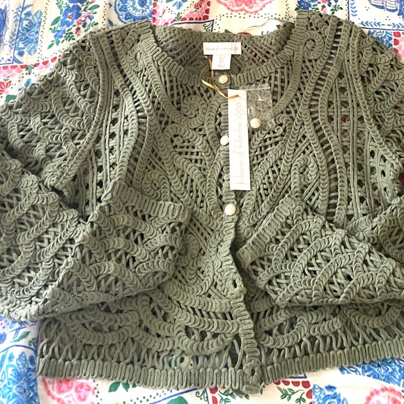House of Harlow 1960 Sage Green Crocheted knit  top . - Picture 6 of 6